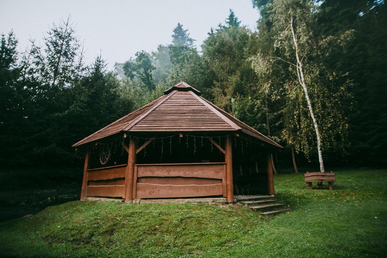 Domki Pod Lasem Леско Экстерьер фото